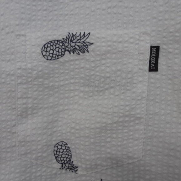 Molokai Seersucker White and Navy Blue Pineapple Button Down Shirt - Picture 2 of 12